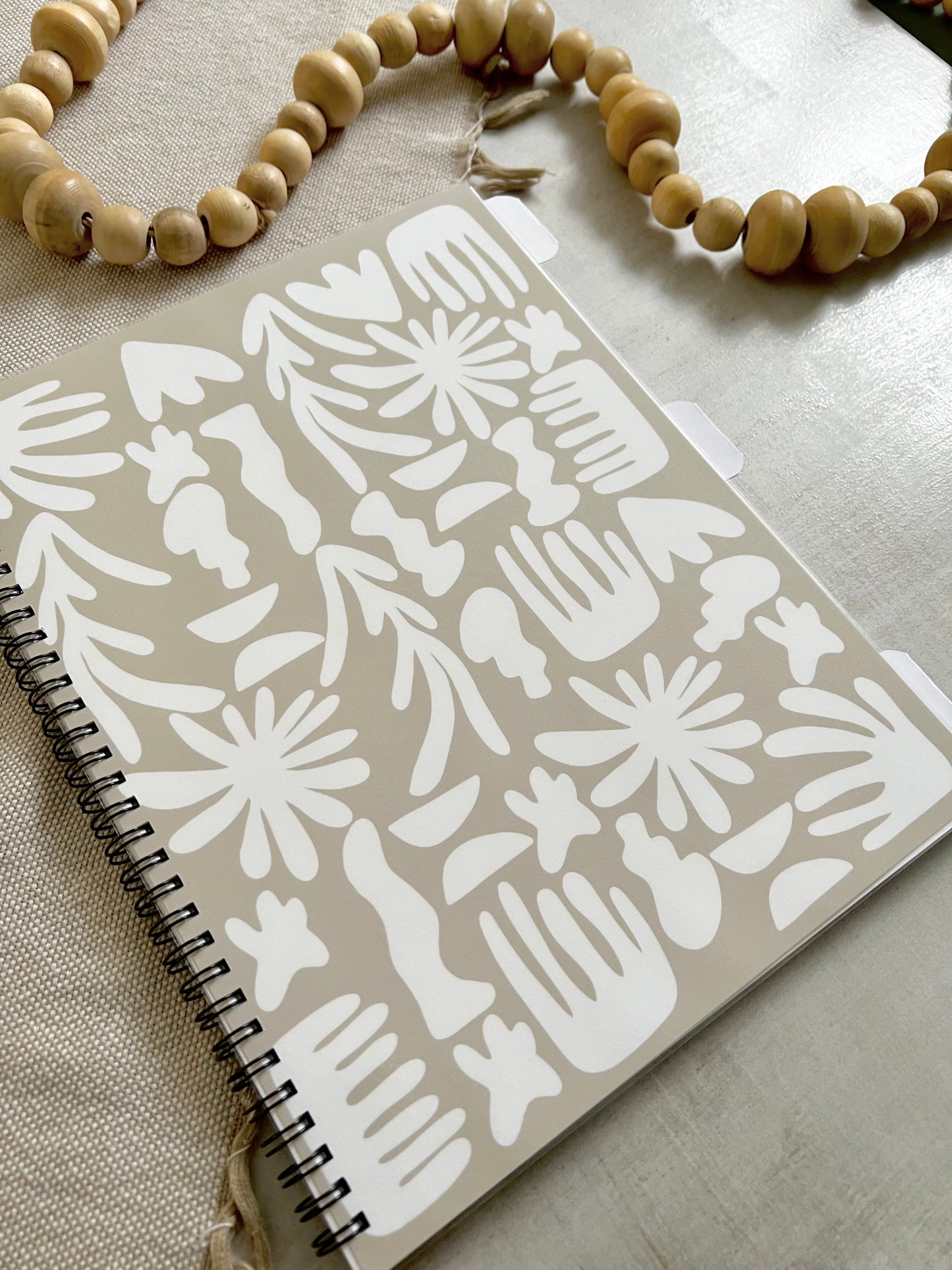 Cahier trois sujets beige